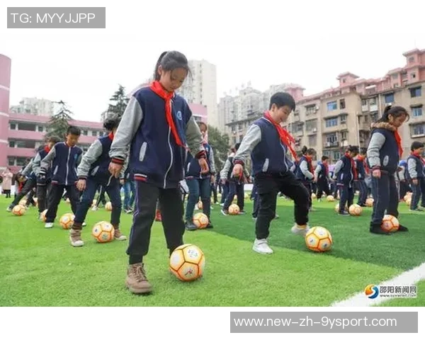 小学足球网助力青少年成长培养足球人才从小做起